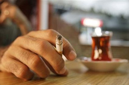 С нового года курильщики будут обходиться владельцу кафе в 10 тысяч