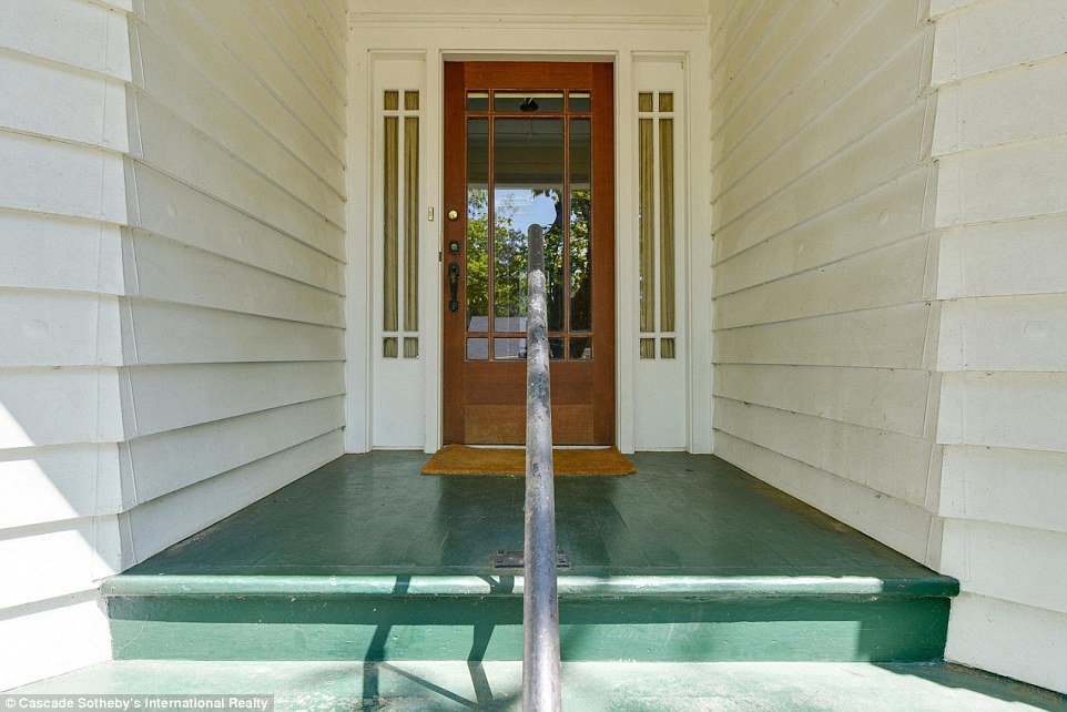 Уютный домик Беллы из \"Сумерек\" продали за 9 млн грн Уютный домик Беллы из \"Сумерек\" продали за 9 млн грн