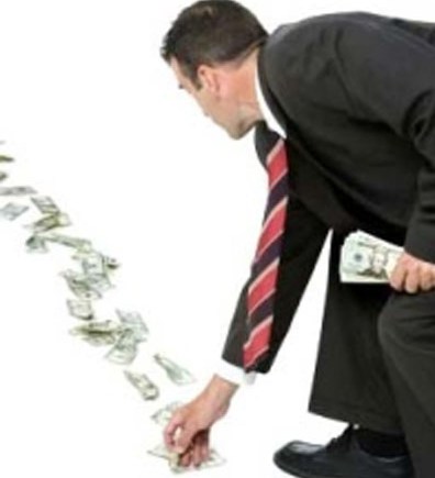Спекулянты начали придерживать доллары Спекулянты начали придерживать доллары