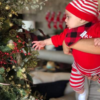 Ева Лонгория нарядила 6-месячного сына в костюм Санта-Клауса