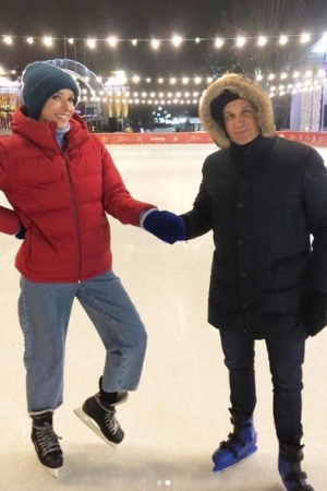 Катя Осадча и Юрий Горбунов покатались на коньках