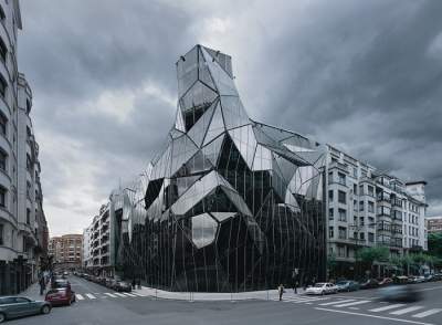 Мрачные здания от креативных архитекторов. Фото 