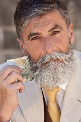 Стильный дедушка покорил Сеть своей бородой. Фото