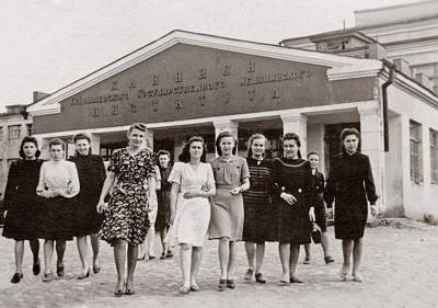 Как выглядели первокурсницы во времена СССР. Фото