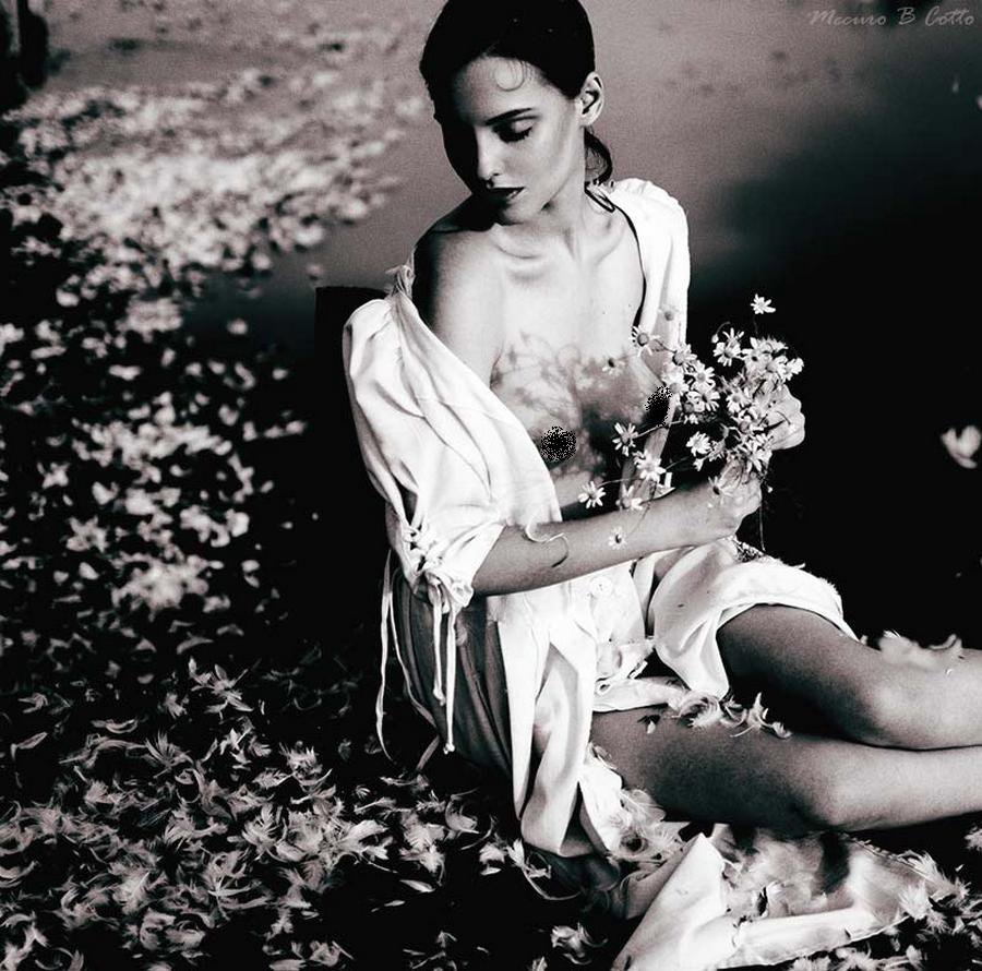 Свет и тепло: показали романтические фото ню Свет и тепло: показали романтические фото ню