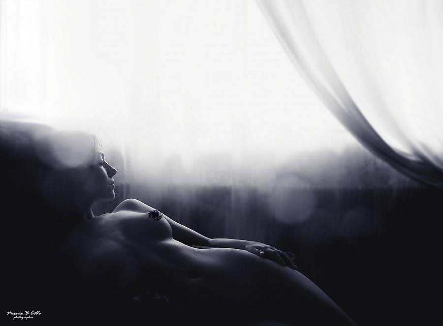 Свет и тепло: показали романтические фото ню Свет и тепло: показали романтические фото ню