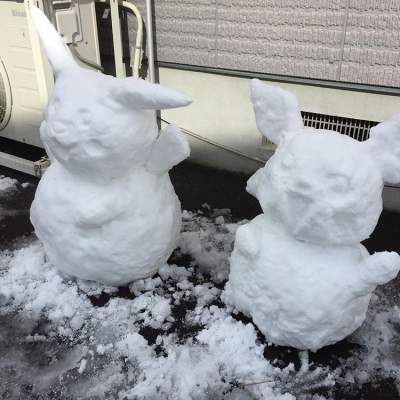 Необычные снежные фигуры в Японии. Фото