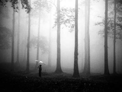 Поэтичные черно-белые снимки от индонезийского фотографа. Фото