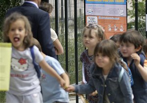 Преподаватели испанской школы попросили родителей разрешить физические наказания