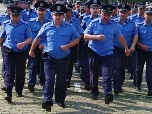 В Украине стало вдвое больше людей, которые хотят стать милиционерами