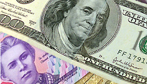 Украинцев пугают долларом по 12 гривен