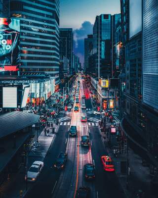 Уличные пейзажи Торонто от талантливого фотографа. Фото