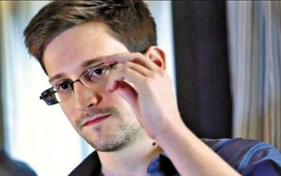 Россия на год дала убежище Сноудену