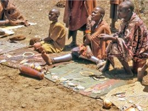 В Эфиопии живет племя, где мужчины мечтают о лишнем весе и пьют кровь 