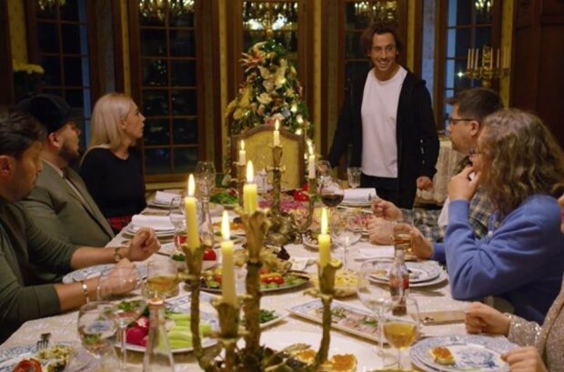Пугачева с уткой стала главным украшением новогоднего стола: шикарная вечеринка попала на видео