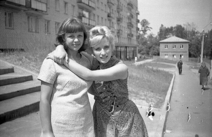 Красавицы, комсомолки и спортсменки: фотопортреты советских девушек