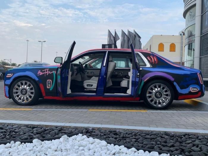 Художник превратил Rolls-Royce Phantom в объект искусства