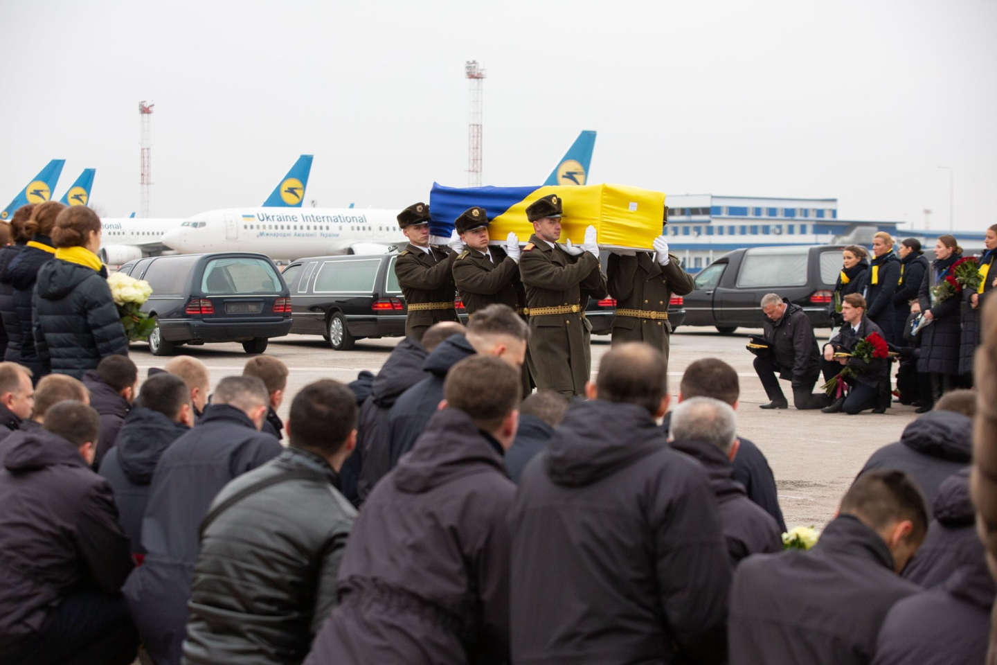 В Борисполе простились с погибшими в авиакатастрофе самолета МАУ над Ираном. ФОТО