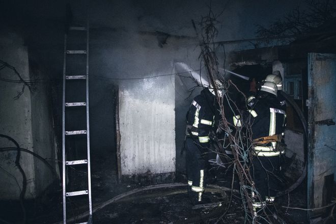 В Киеве бомжи подожгли частный дом ‒ есть жертвы. ВИДЕО