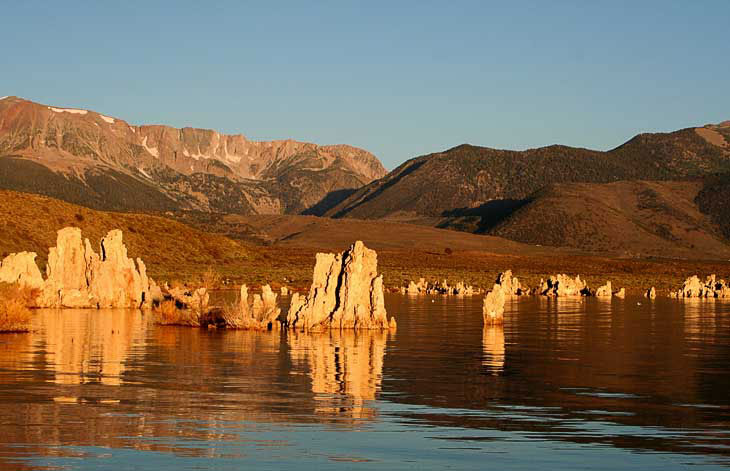 Волшебное озеро Моно в Калифорнии