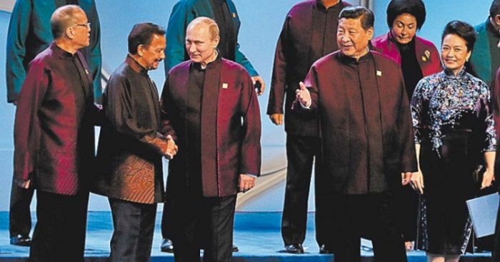 Как китайский лидер Си Цзиньпин нашел свою любовь — «фею пионов» Пэн Лиюань. ФОТО