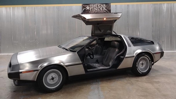 Автомобили из фильма «Назад в будущее» продадут с аукциона. ФОТО