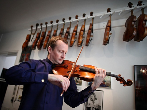 Музыканты не отличили звучания скрипки Страдивари от современных инструментов