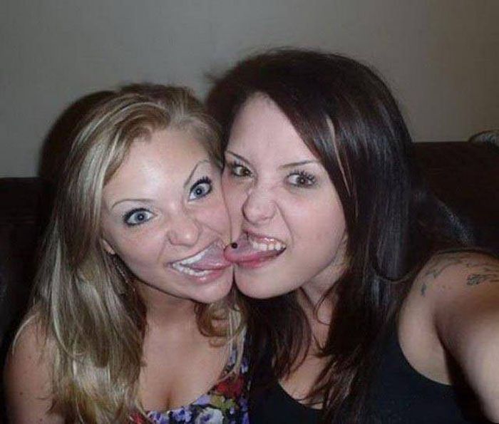 Две Девушки Смешное Фото