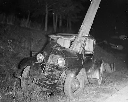 Фотографии аварий в годы, когда автомобилей было довольно мало