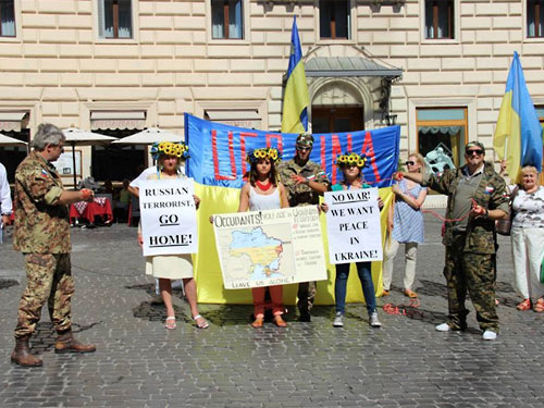Украинцы и русские сошлись в Риме: "ну ты посмотри, приехали отдохнуть, а здесь бэндеровцы"