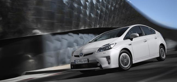 Новое поколение Toyota Prius станет полноприводным