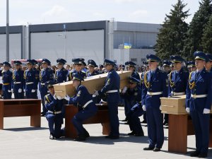 Самолет с телами погибших в катастрофе "Боинга" вылетел в Нидерланды