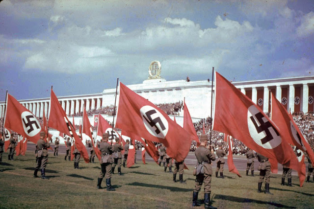 Нацистская Германия на цветных фото Хуго Йегера — личного фотографа Гитлера. ФОТО Нацистская Германия на цветных фото Хуго Йегера — личного фотографа Гитлера. ФОТО