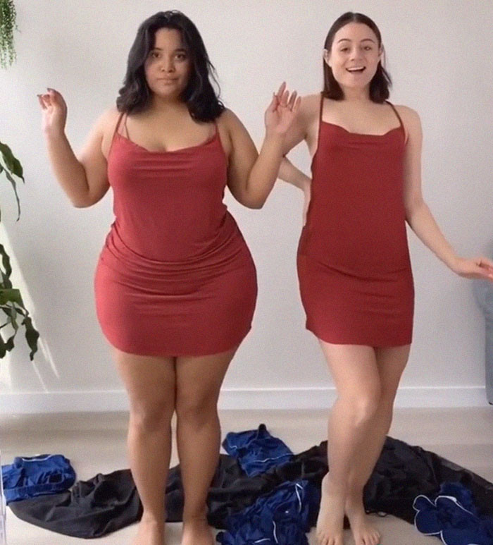 Две подруги продолжают демонстрировать одинаковую одежду на разных типах фигуры