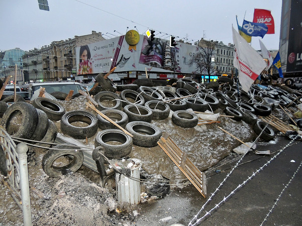 Названа цена восстановления дорог в центре Киева после протестов