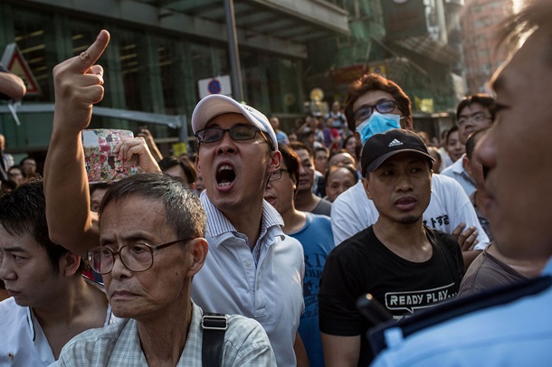 Антимайдан и Майдан Гонконга: лучшие фото прошедшего дня