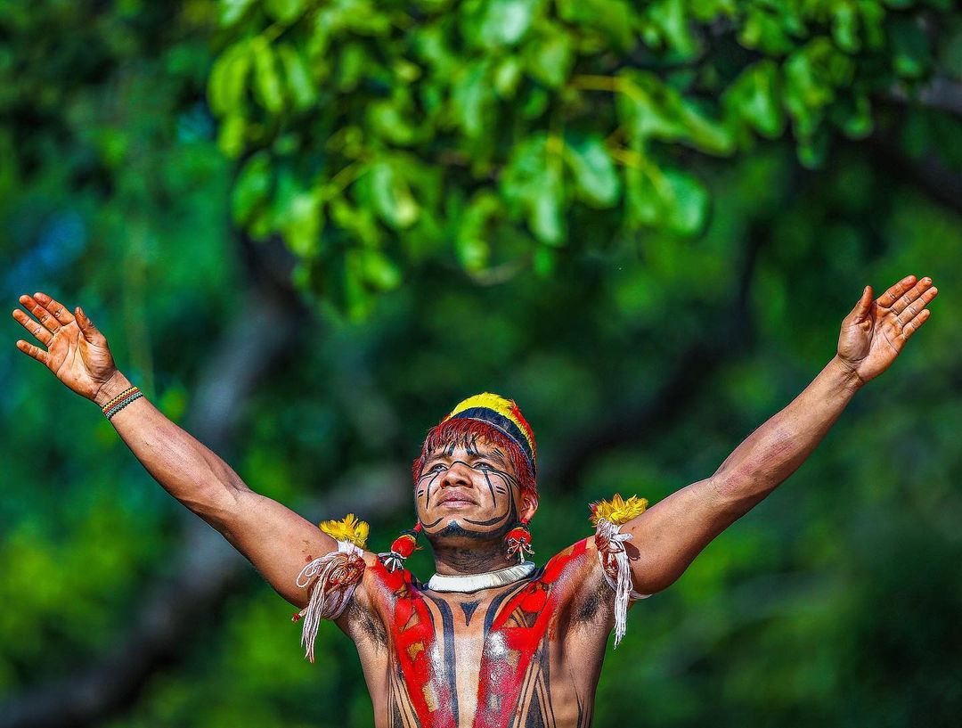 Захватывающие фотографии бразильских племен от Рикардо Штукерта