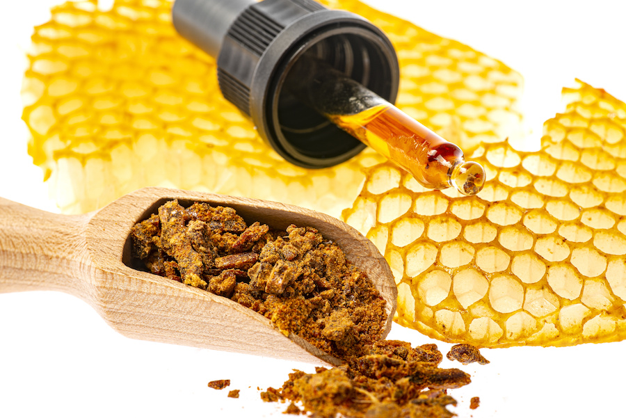 Про користь меду та продуктів бджільництва