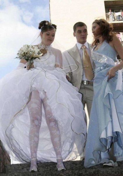 Невеста показала фотографу кое что лишнее