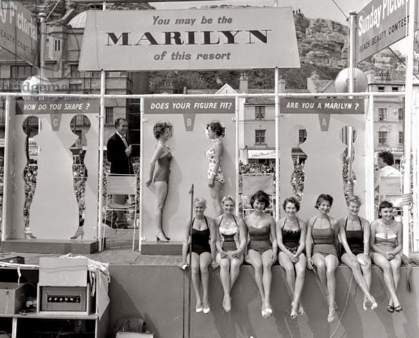 Конкурс на схожесть с фигурой Мэрилин Монро.  Великобритания, 1958 г. ФОТО