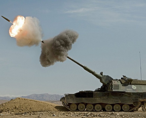 Новейший 155-миллиметровый артиллерийский снаряд оснастили лазерным наведением. ВИДЕО