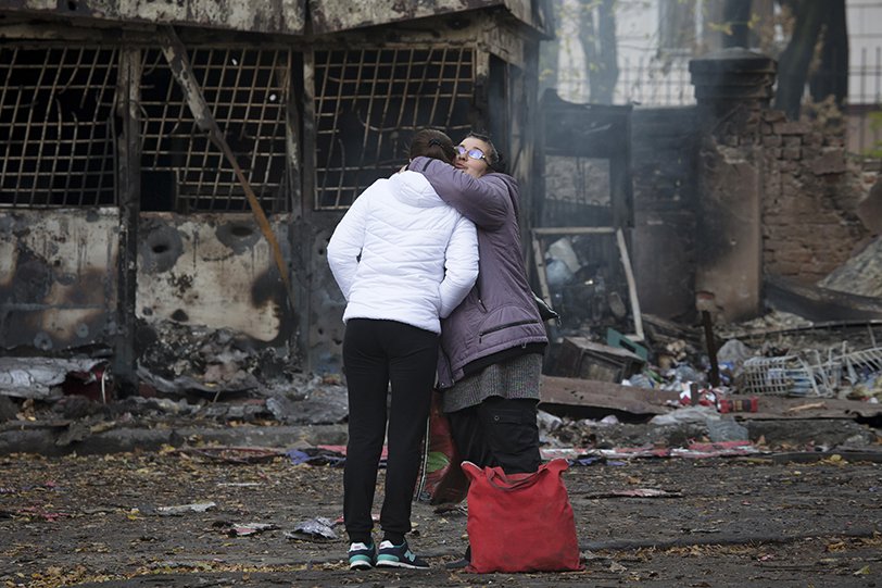 Как мирные жители выживают в разрушенном Донецке. Фоторепортаж