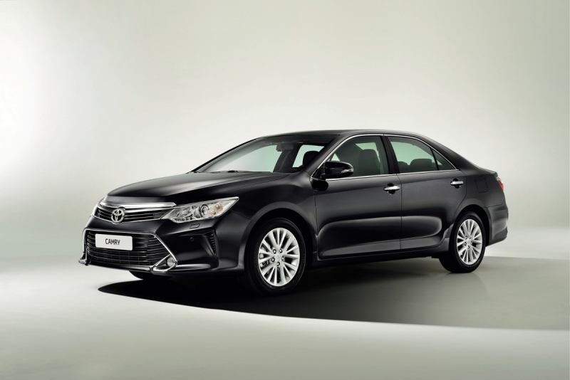 Оглашены украинские цены на обновленную Toyota Camry