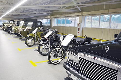 В Межигорье появился первый народный музей ретро автомобилей