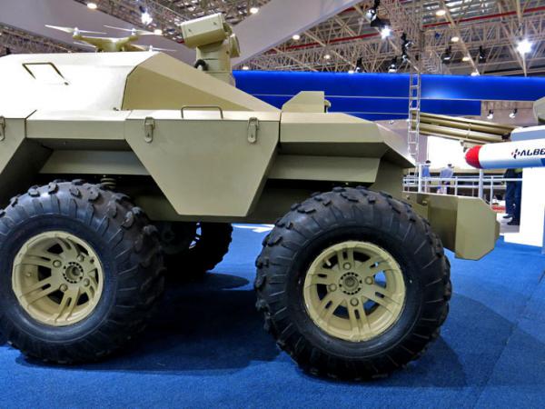 Китай разрабатывает боевых роботов (ФОТО)