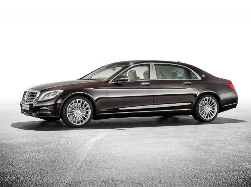 Компания Mercedes-Benz представила самую дорогую и «нафаршированную» версию S-Class. ВИДЕО 