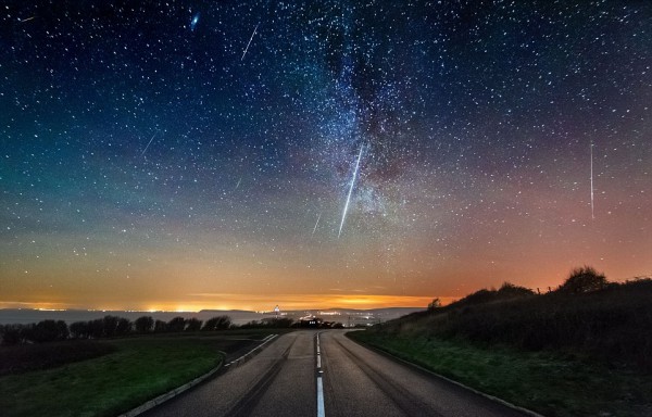 Ночной звездопад - самый яркий метеоритный поток. ФОТО