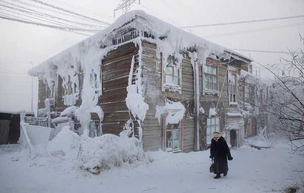 Самая холодная деревня в мире - как люди живут при температуре -67,7°. Фото