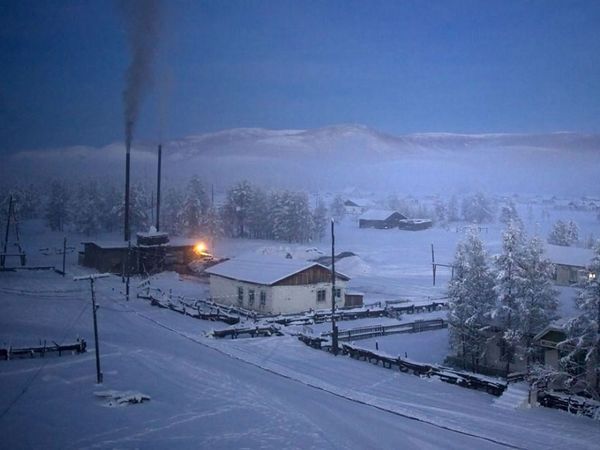 Самая холодная деревня в мире - как люди живут при температуре -67,7°. Фото