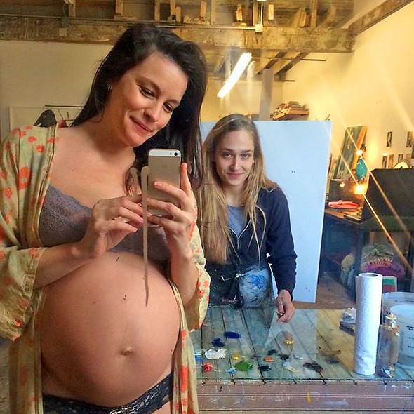 Беременная Лив Тайлер обнажилась ради искусства